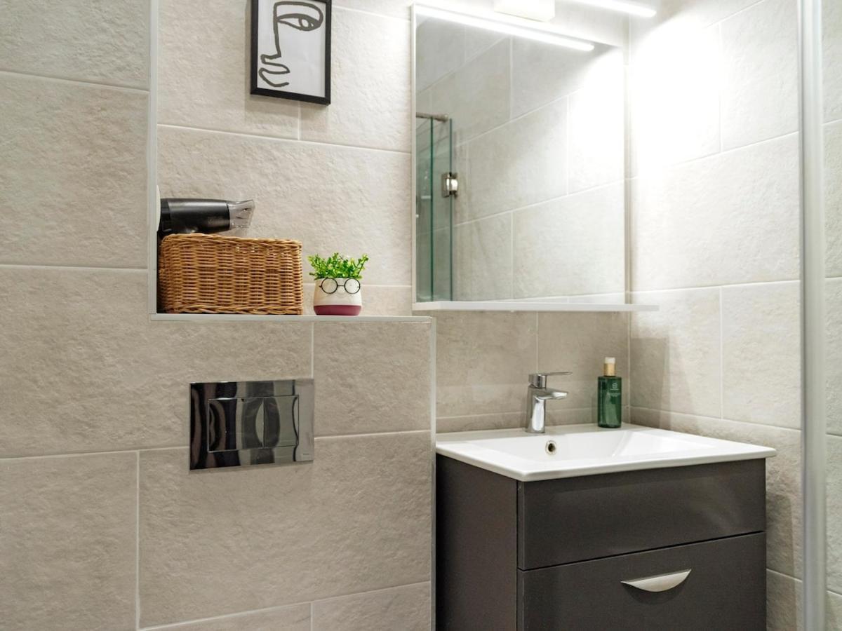Apartament 20 - New Building & Parking Bucureşti