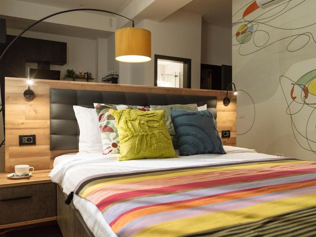 20 - New Building & Parking Apartament Bucureşti